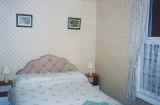 room2.jpg (26268 bytes)